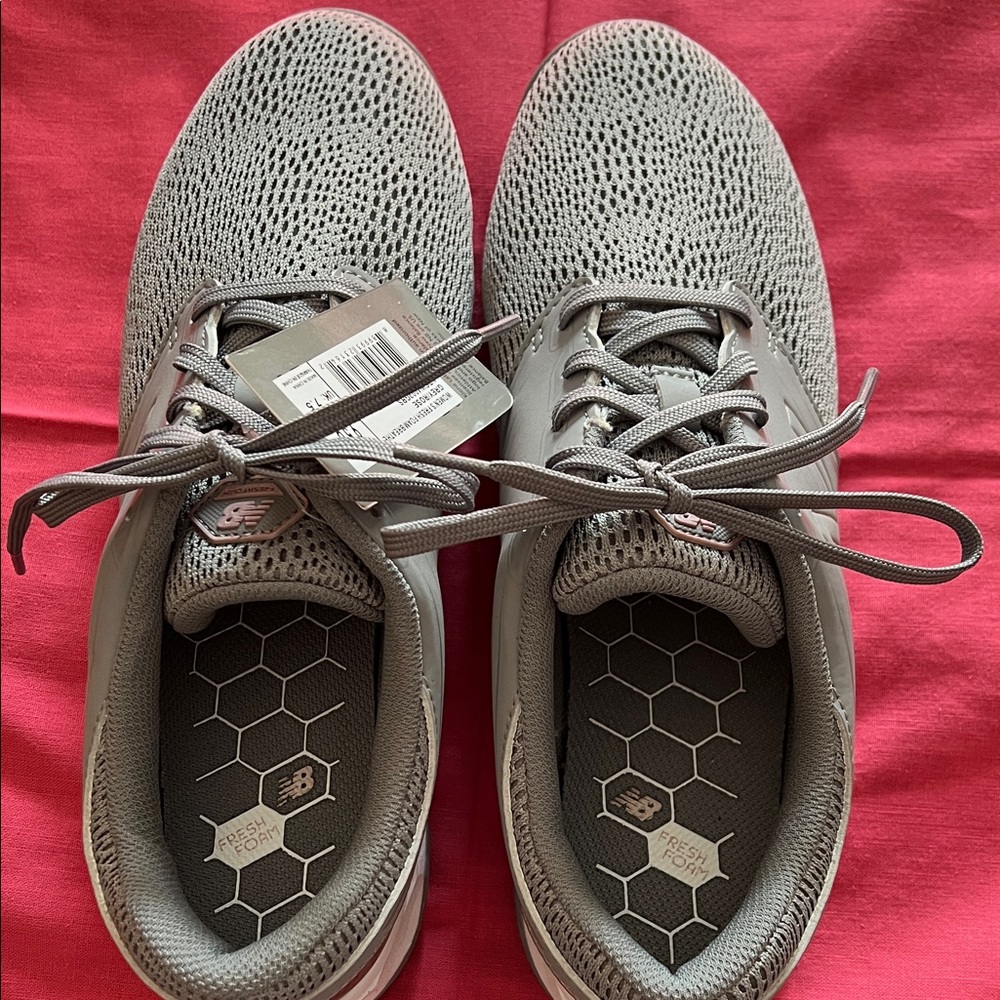 New Balance women’s Gray Golf  Shoes. US 9.5. NWT
